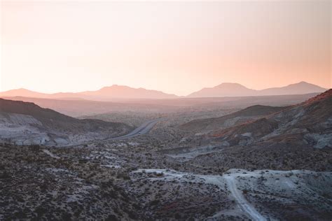 Sunset in the Mojave Desert 1457377 Stock Photo at Vecteezy