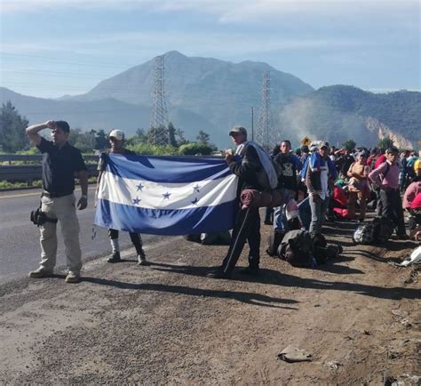 Una Nueva Caravana De Migrantes Parte De El Salvador Camino De Eeuu