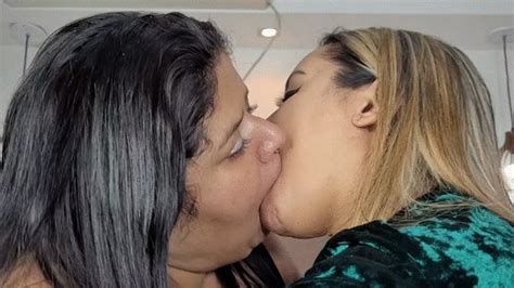 HOT DEEP KISSES WITH MY FRIEND BBW BY SOPHIA FABER AND TURBINADA BBW CLIP 4 IN FULL HD