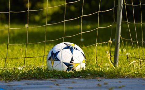 Futbolista Amateur Se Desvaneci En Pleno Partido Falleci En El Hospital Studiofutbol