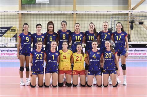 RFEVB Las Leonas del Vóley superan a Azerbaiyán y se mantienen invictas