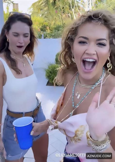 Rita Ora Sexy Flashes Her Nude Boob During Barbecue Party In Los Angeles AZNude