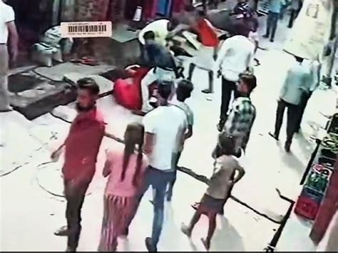 Pregnant Wife And Mother In Law And Father In Law Beaten Up In Firozabad फिरोजाबाद में गर्भवती