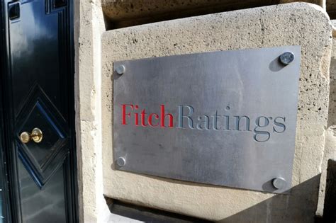 Fitch reduz para negativa perspectiva da nota do Brasil ISTOÉ DINHEIRO