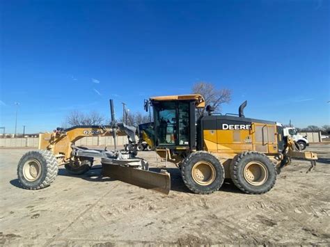 John Deere G Motor Grader