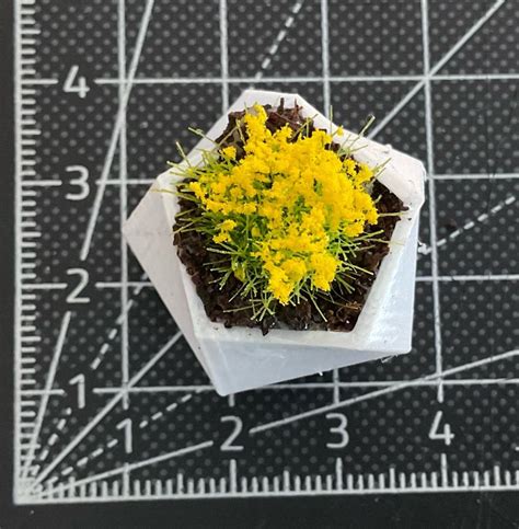 Se Produkter Som Liknar Miniatyr Kruka Med Blommor D P Tradera