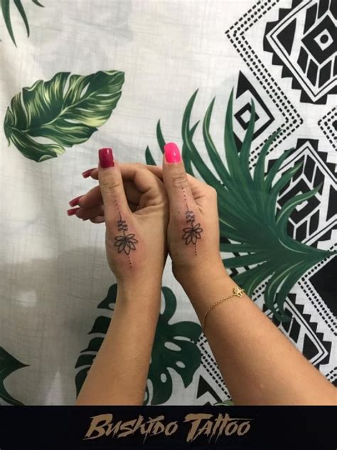 Especialista Em Tatuagens Delicadas Tatuagens Femininas Tra Os Finos