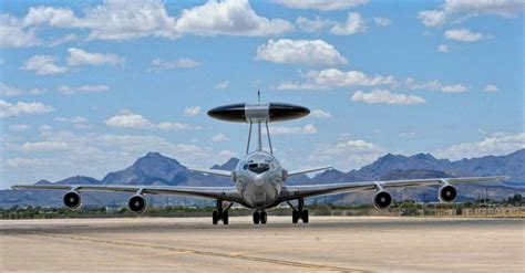 Interesting Facts about the Boeing E-3 Sentry - Crew Daily