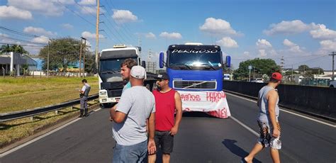 Em Protesto Caminhoneiros Fecham Rodovia Anhanguera Pelo 2º Dia