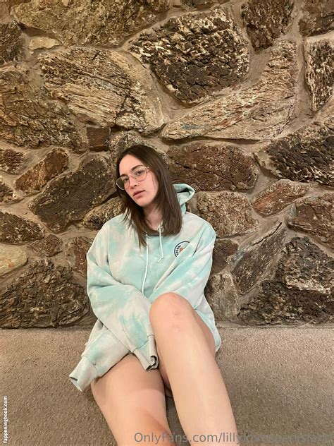 Lillylovespenisland Nude OnlyFans Leaks Fappening FappeningBook
