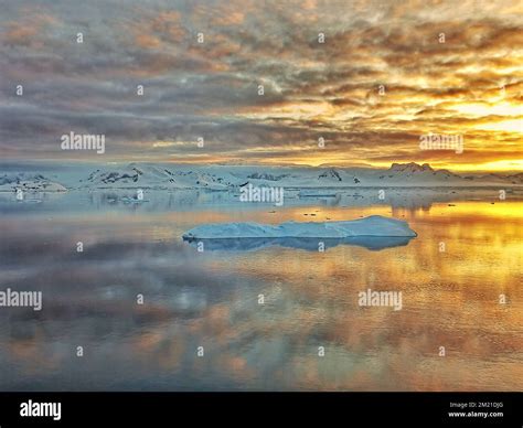 beatiful view of sunset in antarctica,antarctica landscape,atntactic ...