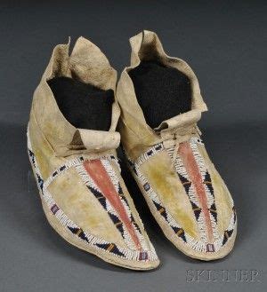 Cheyenne Beaded Hide Youth S Moccasins Native American Moccasins