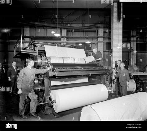 Newspaper printing press 1920 hi-res stock photography and images - Alamy