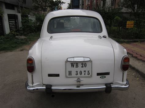 Hindustan Motors Ambassador Classic 1500 Dsl Ac Mahindra First Choice