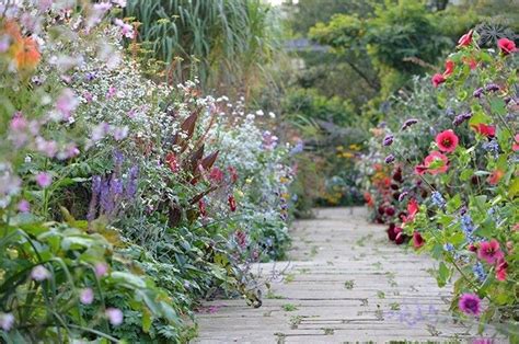 Ideas To Steal From English Cottage Gardens Gardenista Cottage