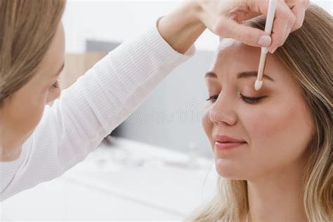 Woman Applying Nude Eye Make Up Close Up Stock Image Image Of Effect