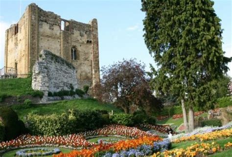 Surrey On Tumblr Guildford Castle English Castles Wonders Of The World