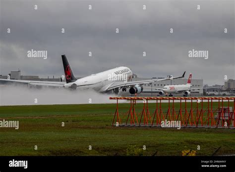 A330 airbus cockpit hi-res stock photography and images - Alamy