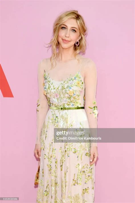 50 Heidi Gardner Bikini Pictures Hot Sexy Livinlavidalowcarb