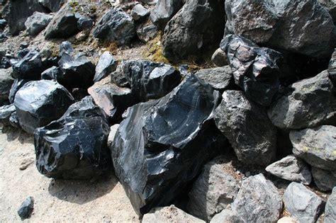 Obsidian | Rock, Color, Composition, & Uses | Britannica