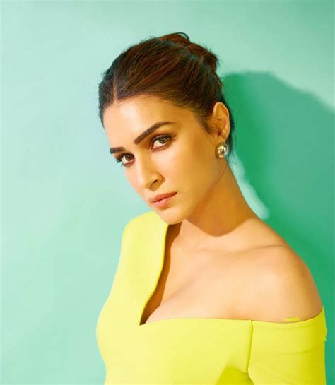 Kriti Sanon Hot Pics Sensational Photos In