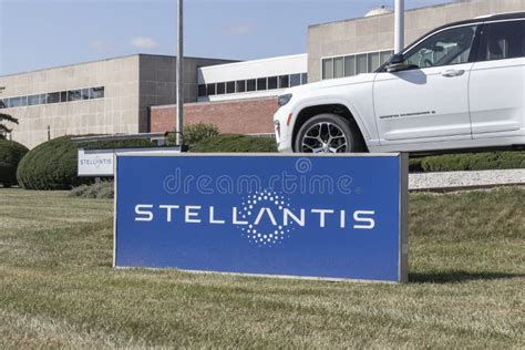 Jeep Grand Cherokee at the Stellantis Transmission Plant. Jeep Offers ...