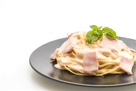 Premium Photo Spaghetti Carbonara Ham