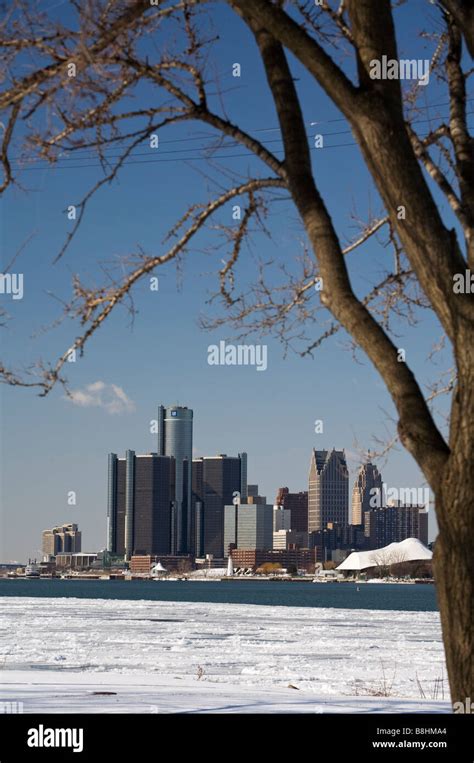 Downtown Detroit and the Detroit River in Winter Stock Photo - Alamy