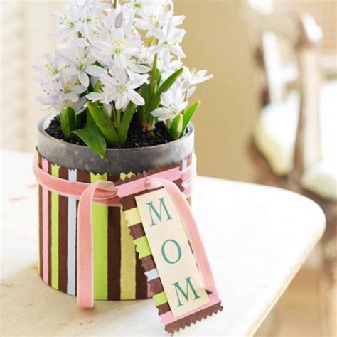 16 Awesome Mother’s Day Flower Decoration Ideas - DigsDigs