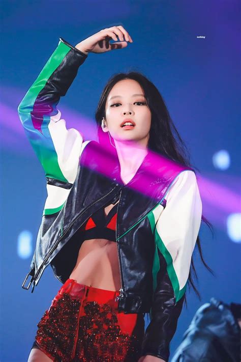 Pin Su Blackpink Jennie 제니 Celebrità