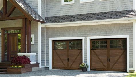 What color garage door with grey house ? 10 best Colors