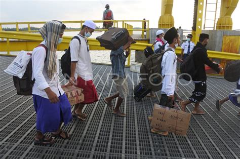 SANTRI PULANG KAMPUNG ANTARA Foto