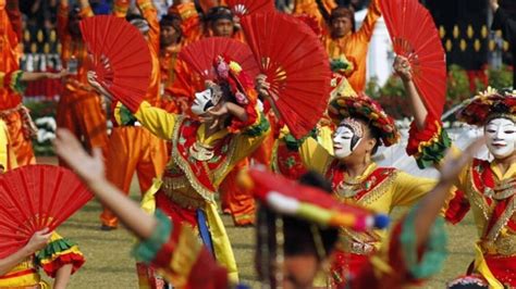 Lengkap 16 Tari Tradisional Betawi Sejarah Fungsi Dan Gerakan