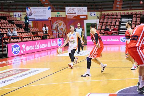 La foto gallery di Unieuro Forlì OraSì Ravenna Basket Ravenna Piero