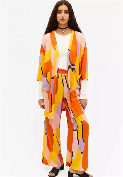 Buy Monki Flowy V Neck Buttoned Shirt 2024 Online Zalora Singapore