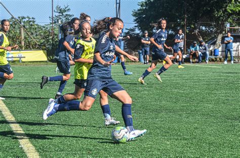 Gurias Gremistas Sub 14 E Sub 16 Se Preparam Para Liga De