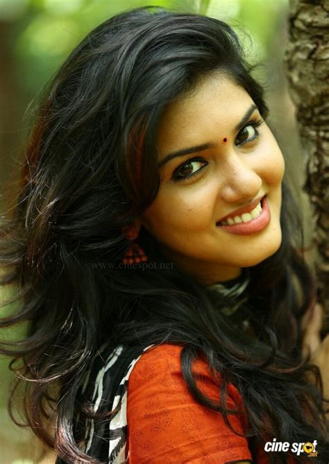 Gayathri Suresh Hot Photos Pics New Images HD Wallpapers