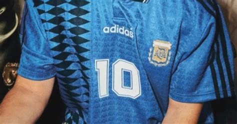 La Fortuna Que Costará La Nueva Camiseta Retro De Argentina Que Presentó Messi