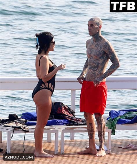 Kourtney Kardashian Sexy Seen Flaunting Her Hot Curves During Her Vacation In Lake Como Aznude