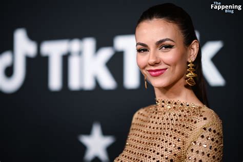 Braless Victoria Justice Looks Hot At The Oscar Party Photos PinayFlixx Mega Leaks