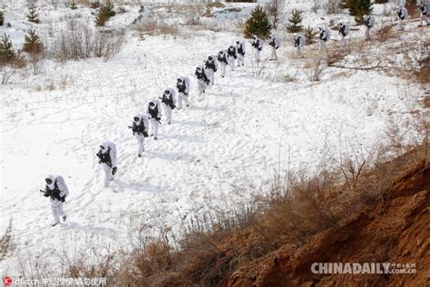 黑河：边防官兵零下20余度严寒“摆兵布阵” 如猛虎下山血性十足 5 中国日报网