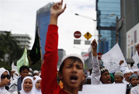 Radical Islamic Groups Call for Jihad At Meeting Near Washington, D.C