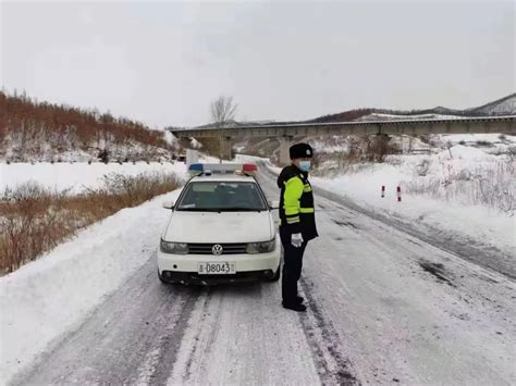 以雪为令！延边公安交警雪天执勤保通畅，守护平安出行路！澎湃号·政务澎湃新闻 The Paper