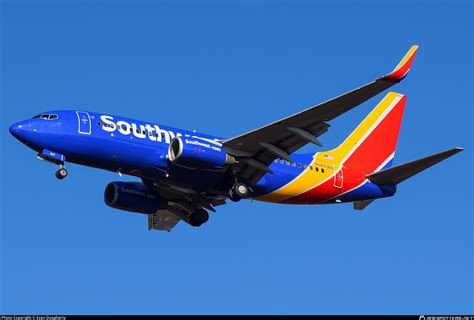 N947WN Southwest Airlines Boeing 737 7H4 WL Photo By Evan Dougherty