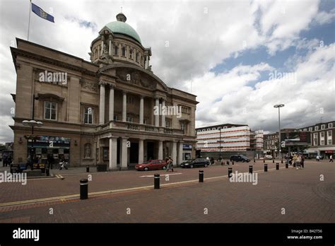 Hull City Council And The Bbc S Big Screen Queen Victoria Square