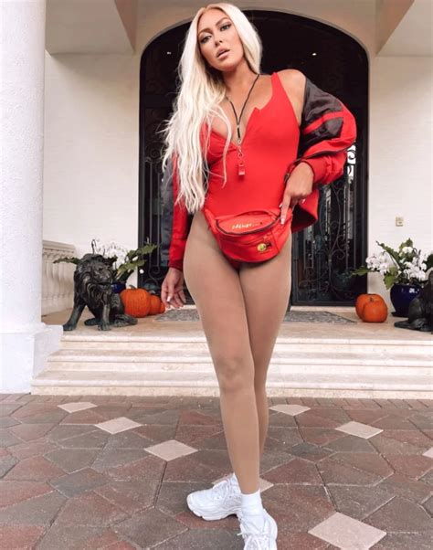Paulina Gretzky Nude And Sexy CelebMeat