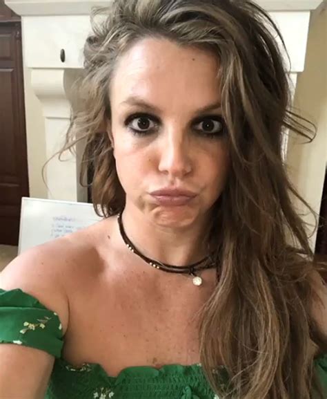 Britney Spears Reveals New Brunette Hair