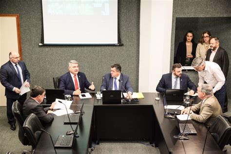 Agência ALESC Comissão de Trabalho aprova seis projetos em reunião