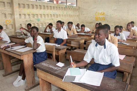 Education lancement des épreuves écrites du BEPC au Lycée moderne de