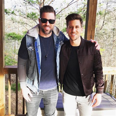 Jordan Rodgers Leaves Out Brother Aaron in Siblings Day Post: Pic